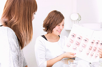 まつげエクステ専門サロンbloom lash(ブルームラッシュ)